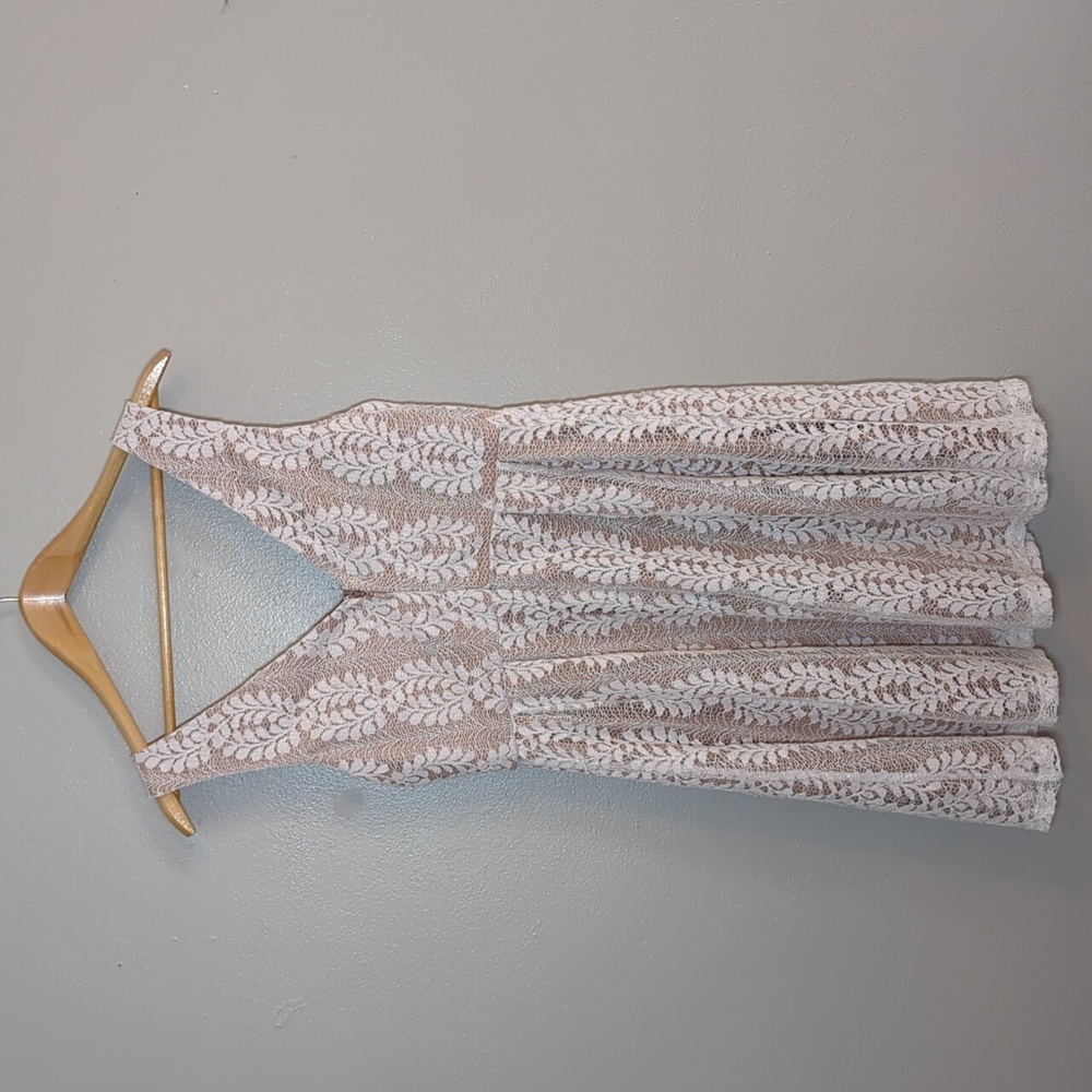 Lulus‎ Cream and white Lace V-Neck Mini Dress Size Medium - Picture 9 of 10